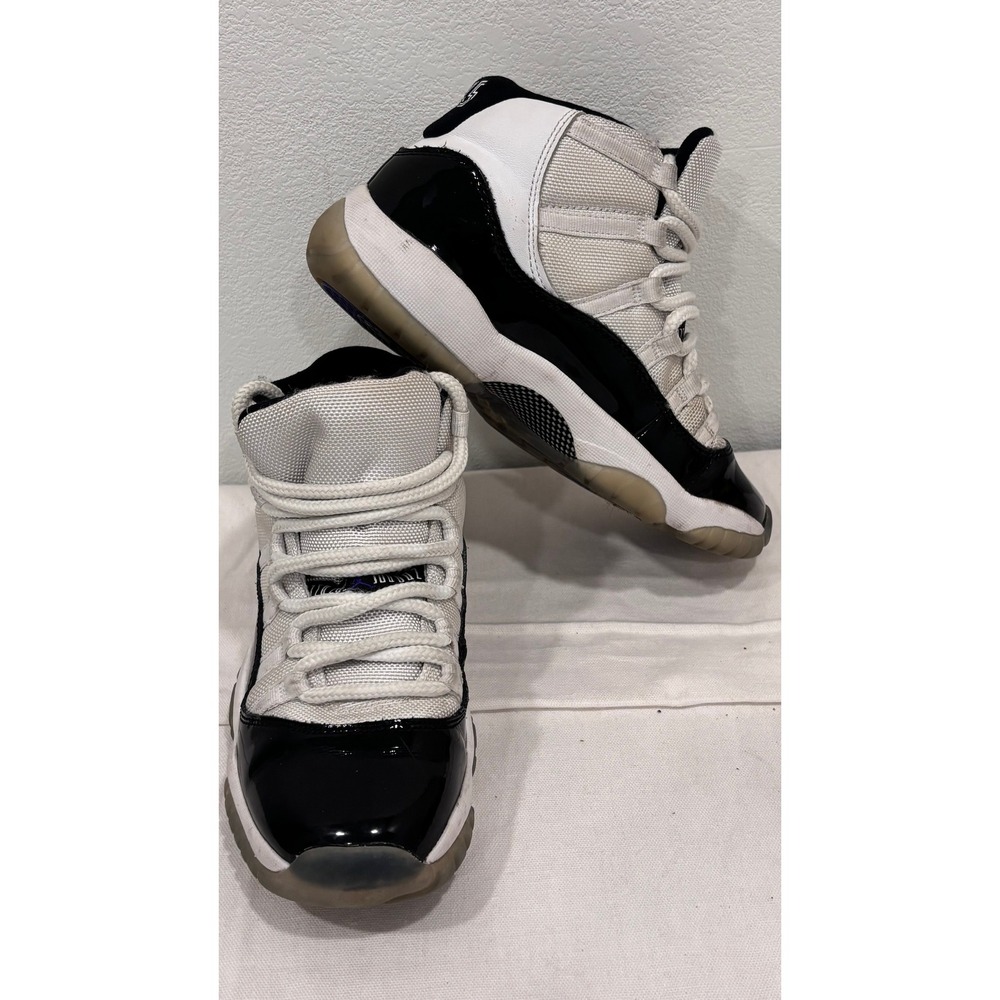 Jordan‎ 11 Retro Concord 2018 White Black Patent Leather 378038-100 Kids 4.5Y